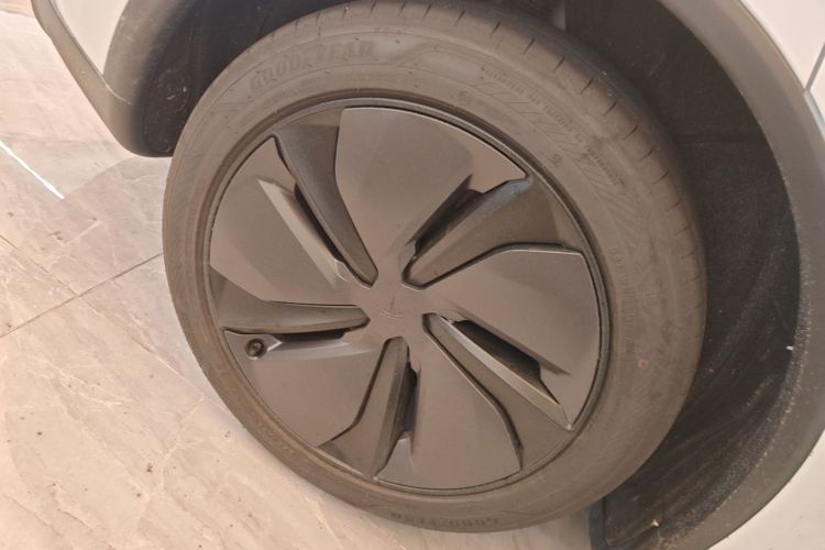 Used Tesla Model Y 2026 Rear-Drive Model Right Rear Wheel Hub