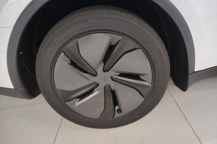 Used Tesla Model Y 2026 Rear-Drive Model Right Rear Wheel Hub