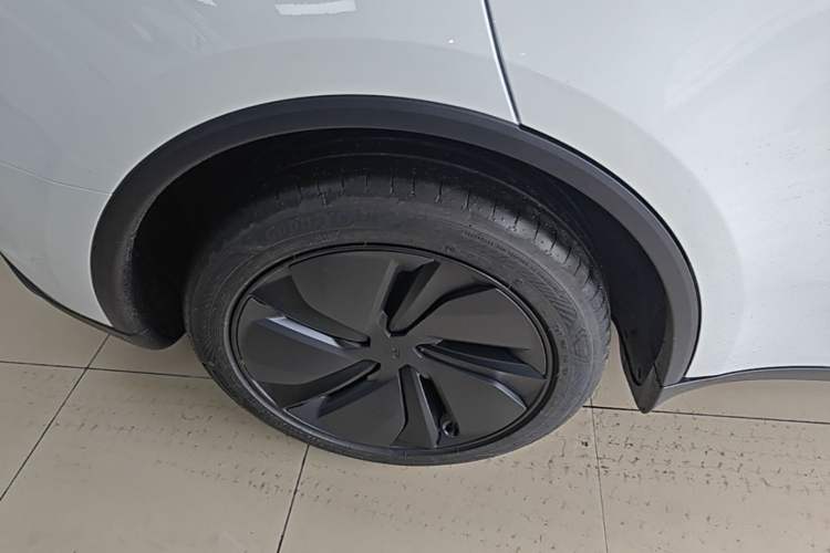 Used Tesla Model Y 2026 Rear-Drive Model Right Rear Wheel Hub