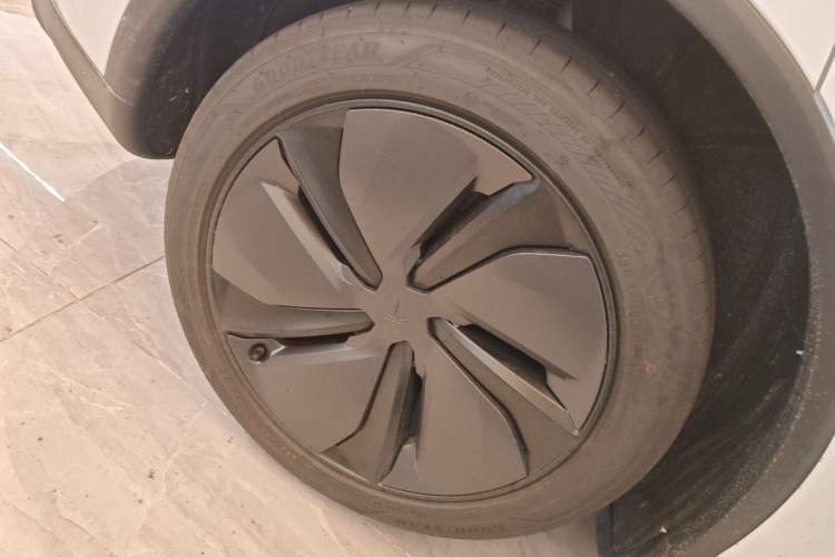 Used Tesla Model Y 2026 Rear-Drive Model Right Rear Wheel Hub