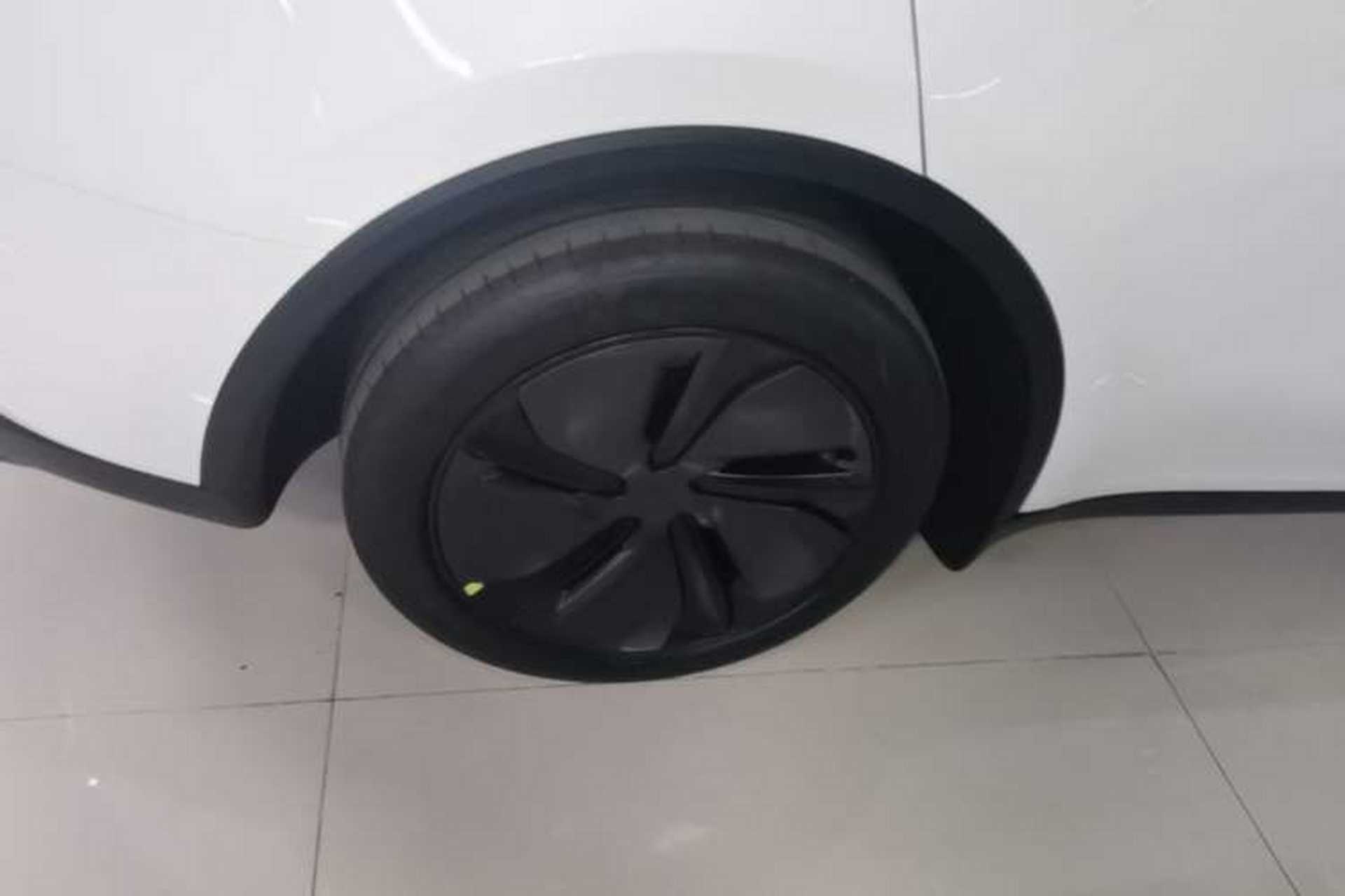 Used Tesla Model Y 2026 Rear-Drive Model Right Rear Wheel Hub