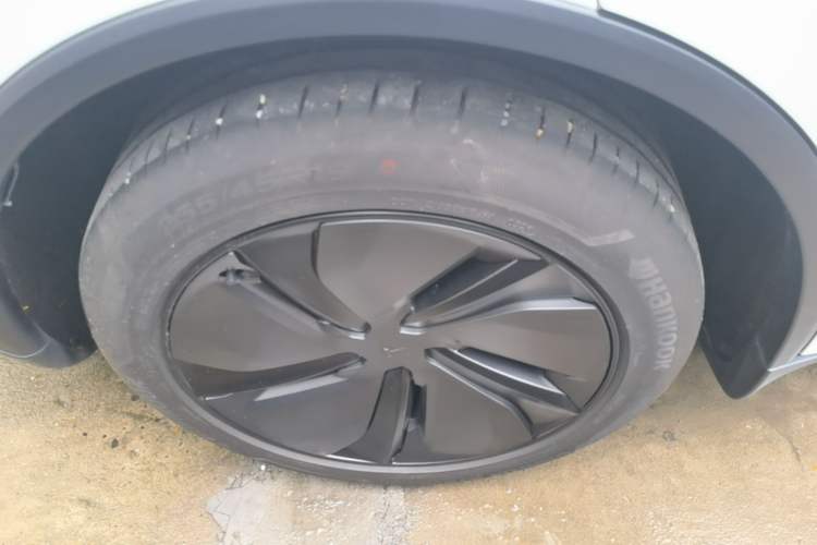 Used Tesla Model Y 2026 Facelifted Long-Range Rear-Drive Model Right Rear Wheel Hub