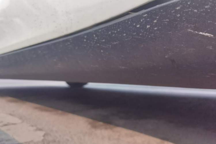 Used Tesla Model Y 2026 Rear-Drive Model Right Side Sill