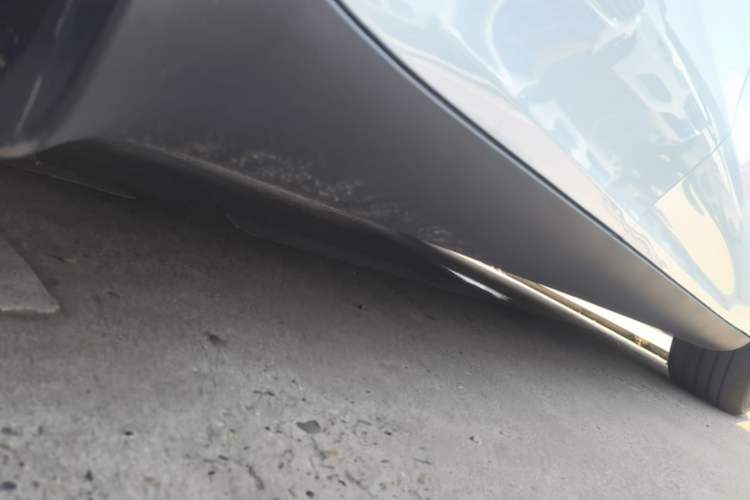 Used Tesla Model Y 2026 Rear-Drive Model Right Side Sill