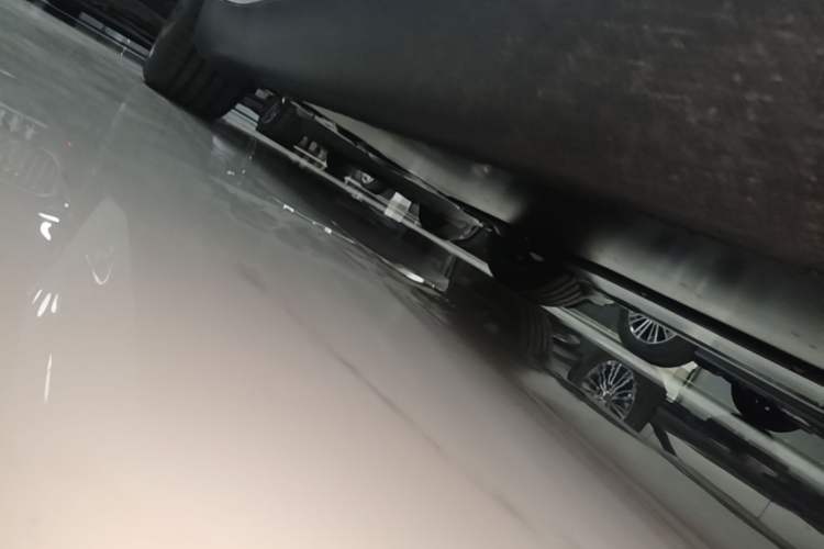 Used Tesla Model Y 2026 Rear-Drive Model Right Side Sill