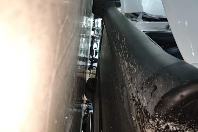 Used Tesla Model Y 2026 Model Long-Range Rear-Wheel-Drive Version Right Side Sill