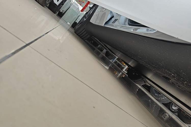 Used Tesla Model Y 2026 Rear-Drive Model Right Side Sill