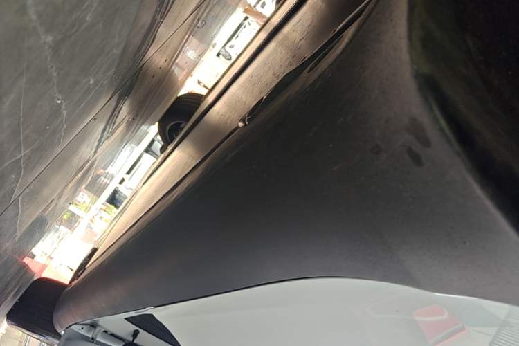 Used Tesla Model Y 2026 Rear-Drive Model Right Side Sill