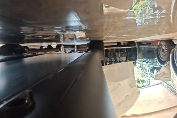Used Tesla Model Y 2026 Rear-Drive Model Right Side Sill