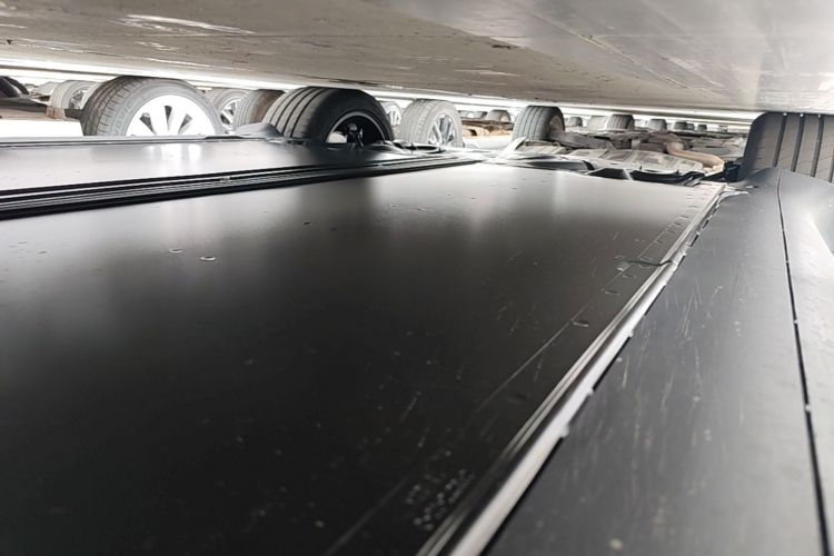Used Tesla Model Y 2026 Rear-Drive Model Right Side Sill
