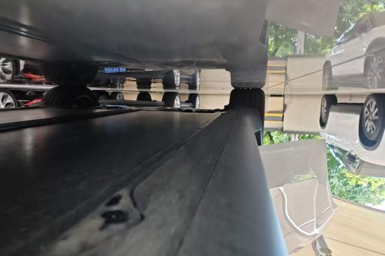 Used Tesla Model Y 2026 Model Long-Range Rear-Wheel-Drive Version Right Side Sill