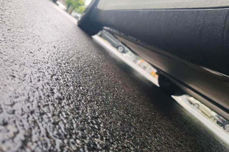 Used Tesla Model Y 2026 Model Long-Range Rear-Wheel-Drive Version Right Side Sill