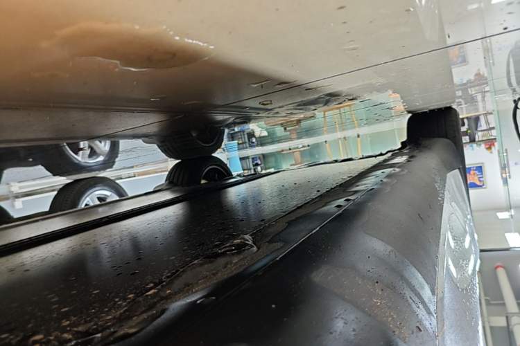 Used Tesla Model Y 2026 Rear-Drive Model Right Side Sill