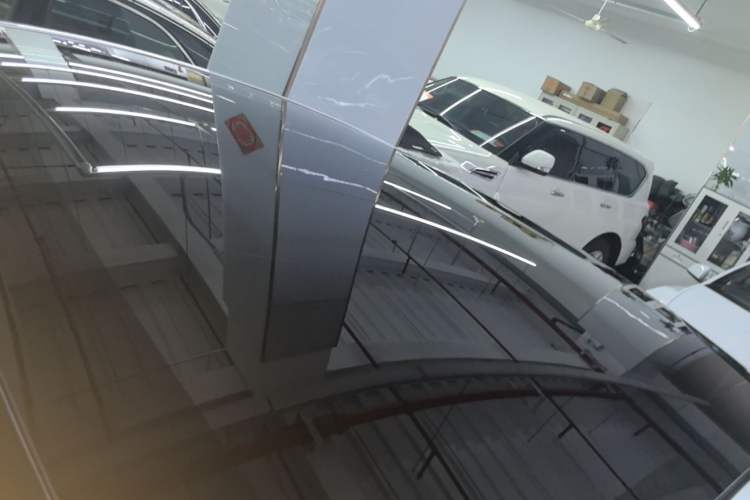Used Tesla Model Y 2026 Rear-Drive Model Roof