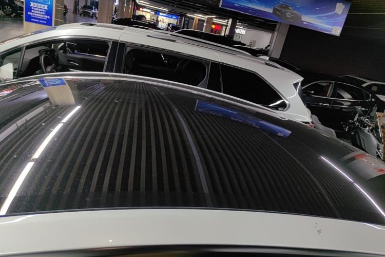 Used Tesla Model Y 2026 Long-Range All-Wheel-Drive Model Roof