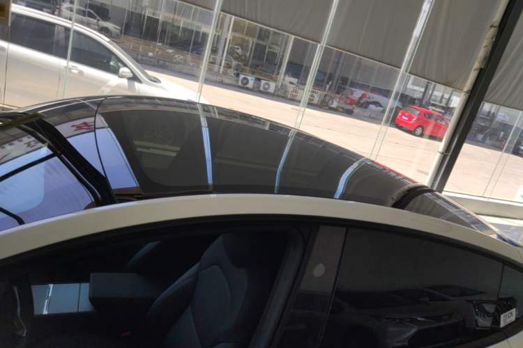 Used Tesla Model Y 2026 Long-Range All-Wheel-Drive Model Roof