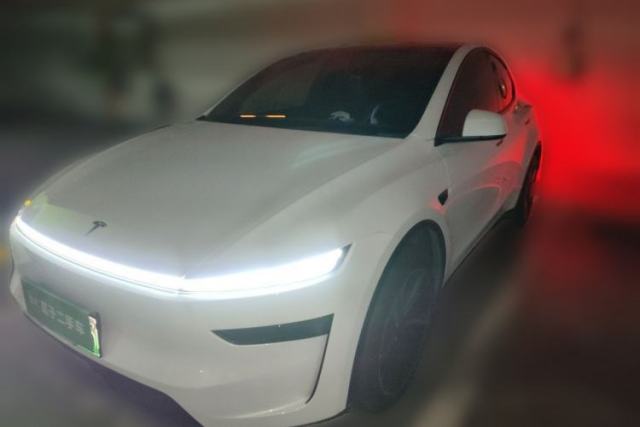 Używany Tesla Model Y 2026 Rear-Drive Model