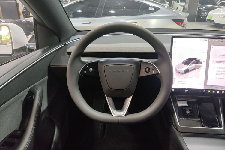 Used Tesla Model Y 2026 Rear-Drive Model Steering Wheel