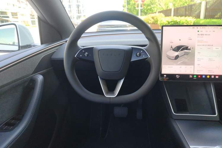 Used Tesla Model Y 2026 Long-Range All-Wheel-Drive Model Steering Wheel