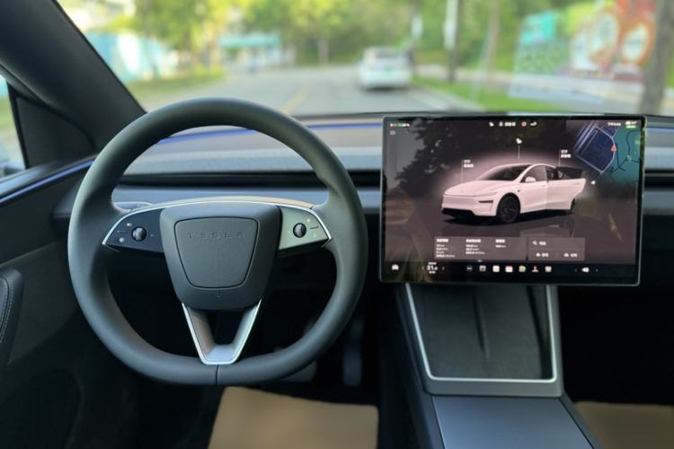 Used Tesla Model Y 2026 Facelifted Long-Range Rear-Drive Model Steering Wheel