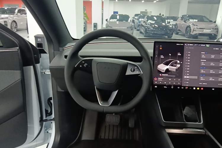 Used Tesla Model Y 2026 Rear-Drive Model Steering Wheel