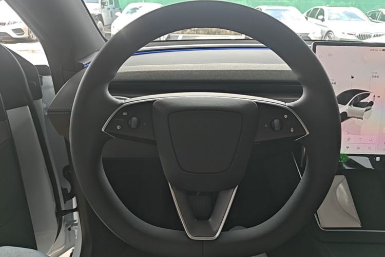 Used Tesla Model Y 2026 Rear-Drive Model Steering Wheel