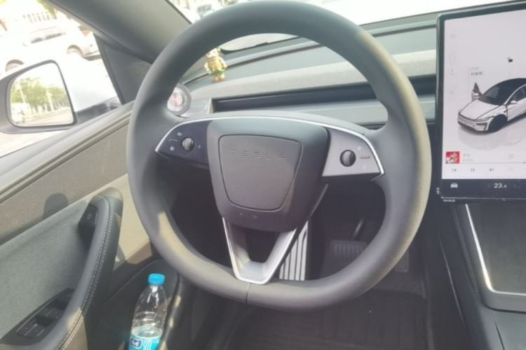 Used Tesla Model Y 2026 Rear-Drive Model Steering Wheel