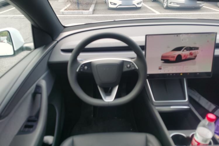 Used Tesla Model Y 2026 Rear-Drive Model Steering Wheel