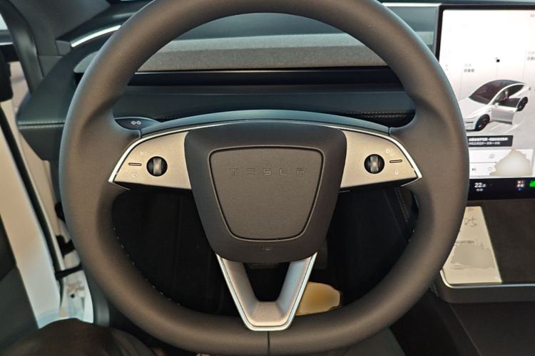 Used Tesla Model Y 2026 Rear-Drive Model Steering Wheel