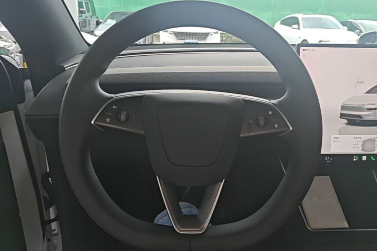 Used Tesla Model Y 2026 Rear-Drive Model Steering Wheel
