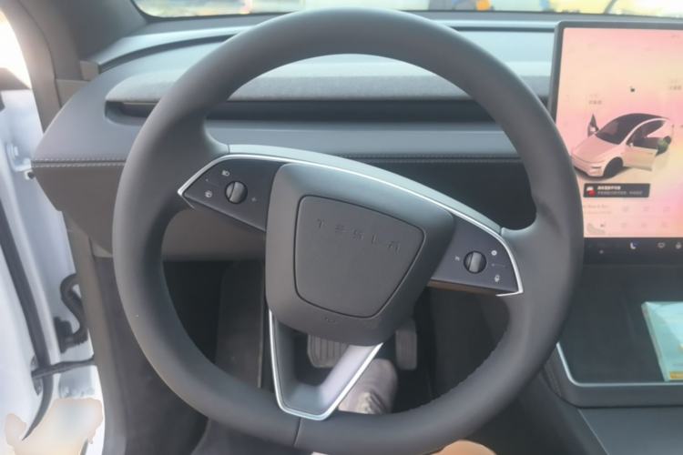 Used Tesla Model Y 2026 Rear-Drive Model Steering Wheel