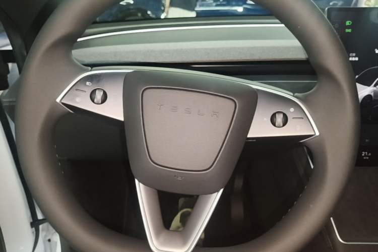 Used Tesla Model Y 2026 Rear-Drive Model Steering Wheel