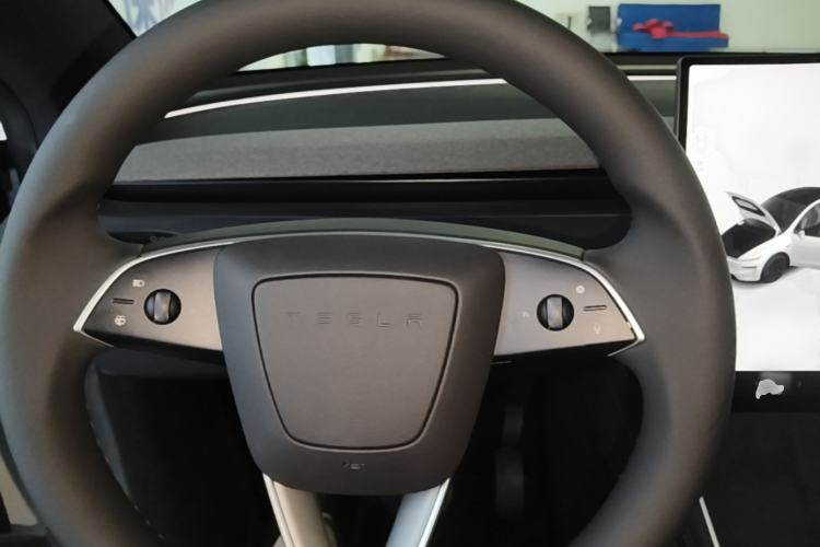 Used Tesla Model Y 2026 Rear-Drive Model Steering Wheel