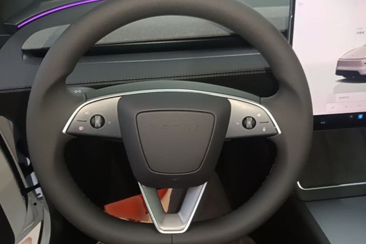 Used Tesla Model Y 2026 Rear-Drive Model Steering Wheel