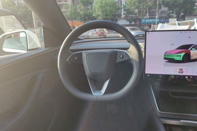 Used Tesla Model Y 2026 Rear-Drive Model Steering Wheel