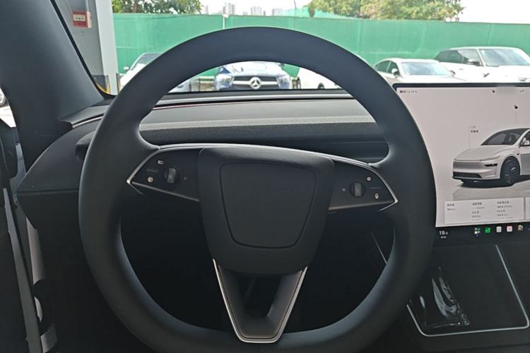 Used Tesla Model Y 2026 Rear-Drive Model Steering Wheel