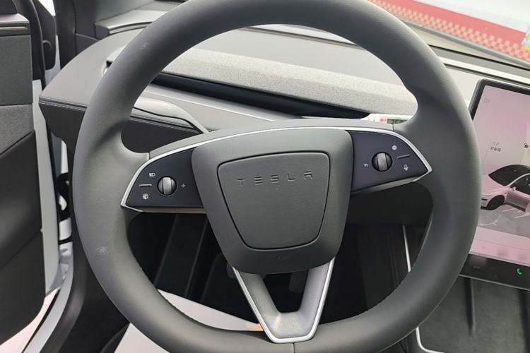 Used Tesla Model Y 2026 Rear-Drive Model Steering Wheel