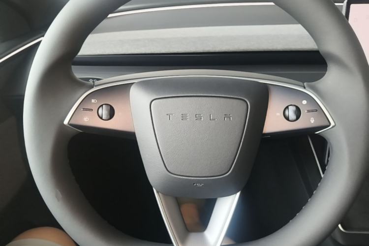 Used Tesla Model Y 2026 Rear-Drive Model Steering Wheel