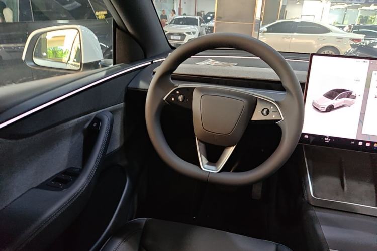 Used Tesla Model Y 2026 Rear-Drive Model Steering Wheel