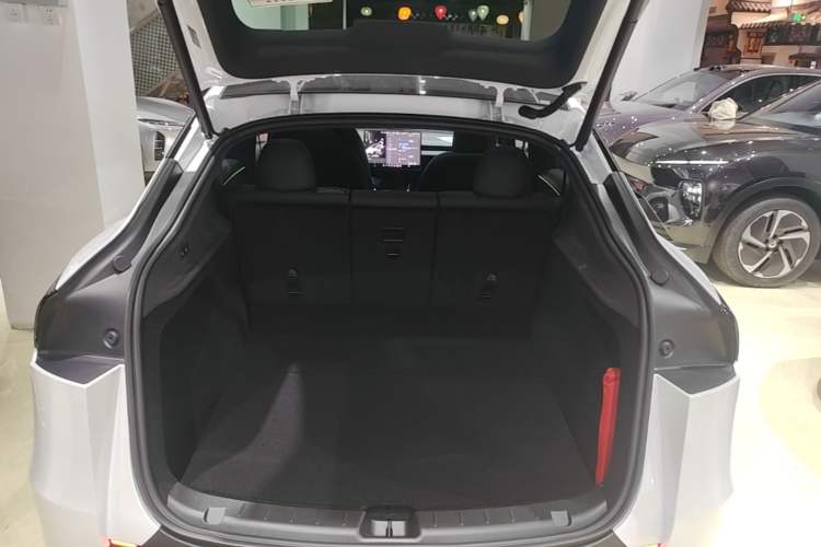 Used Tesla Model Y 2026 Rear-Drive Model Trunk