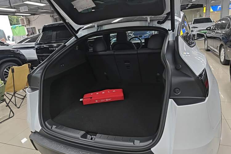 Used Tesla Model Y 2026 Rear-Drive Model Trunk