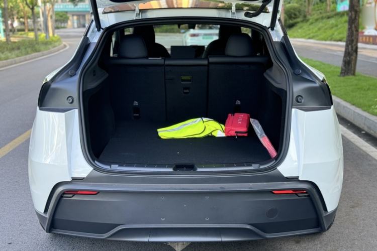 Used Tesla Model Y 2026 Facelifted Long-Range Rear-Drive Model Trunk