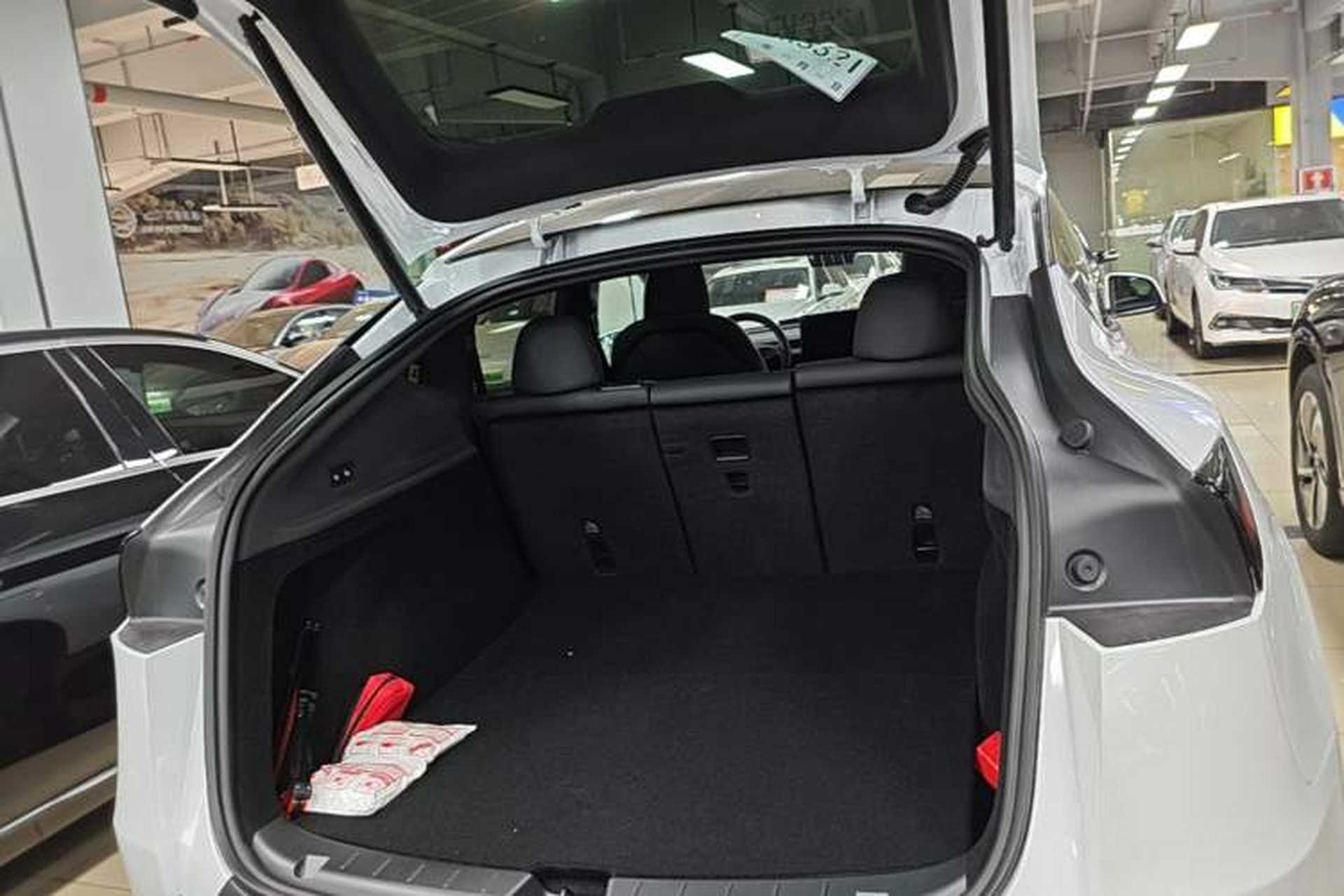 Used Tesla Model Y 2026 Long-Range All-Wheel-Drive Model Trunk