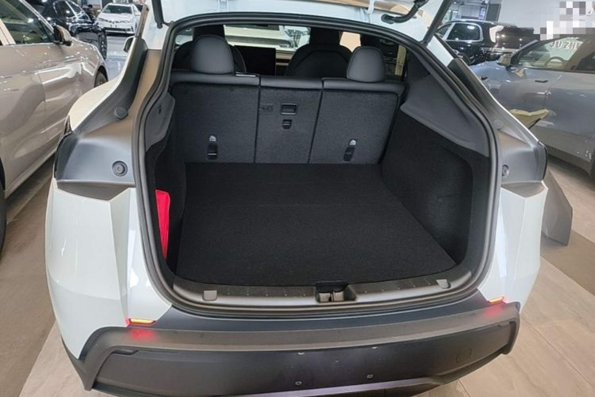 Used Tesla Model Y 2026 Rear-Drive Model Trunk