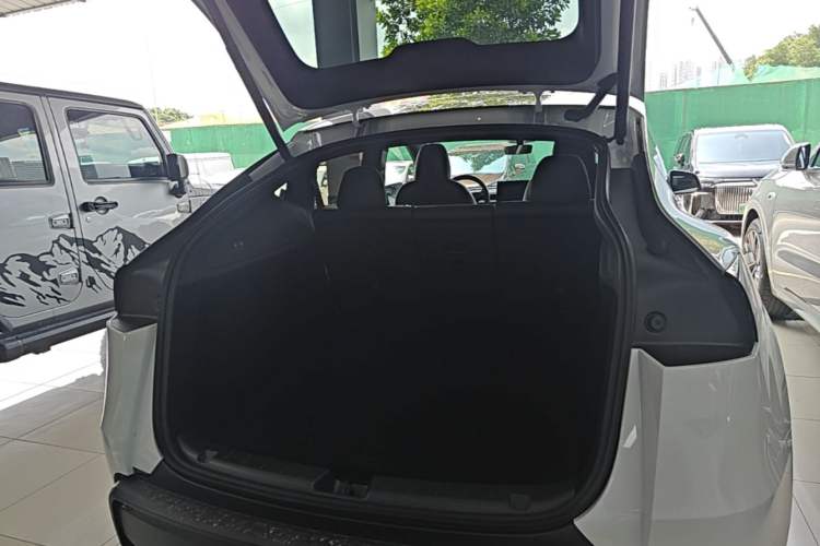 Used Tesla Model Y 2026 Rear-Drive Model Trunk