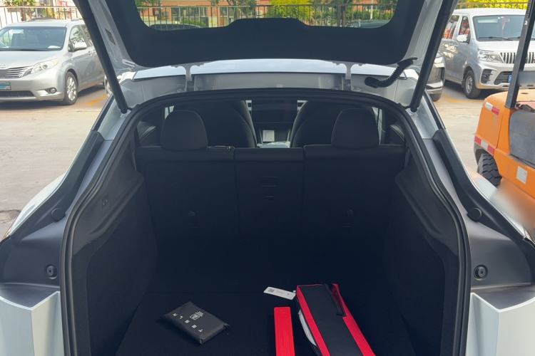 Used Tesla Model Y 2026 Rear-Drive Model Trunk