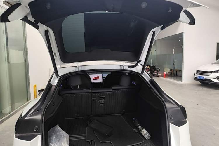 Used Tesla Model Y 2026 Long-Range All-Wheel-Drive Model Trunk