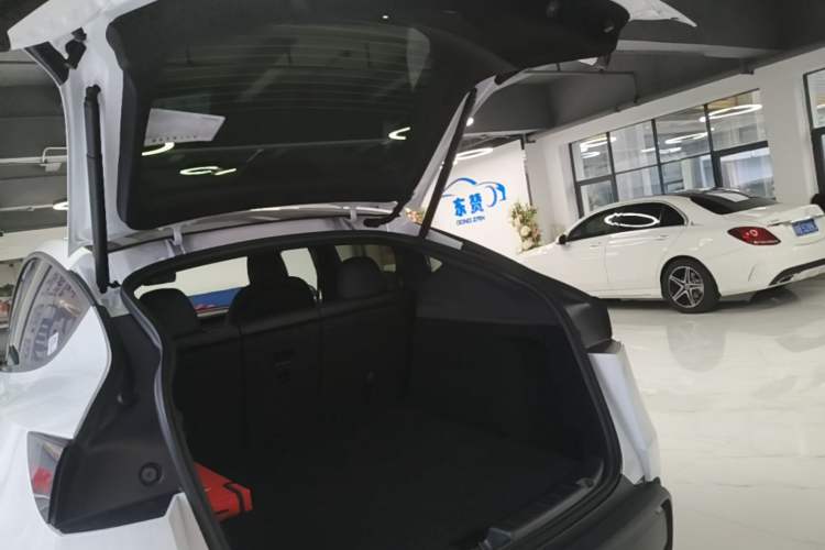 Used Tesla Model Y 2026 Rear-Drive Model Trunk