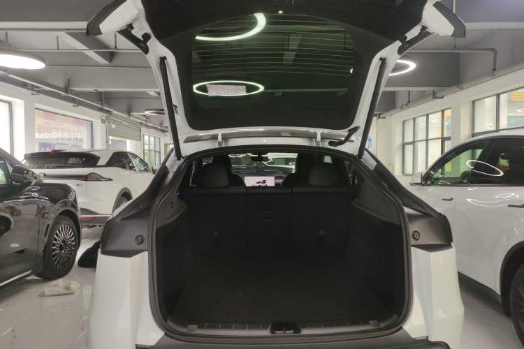 Used Tesla Model Y 2026 Rear-Drive Model Trunk