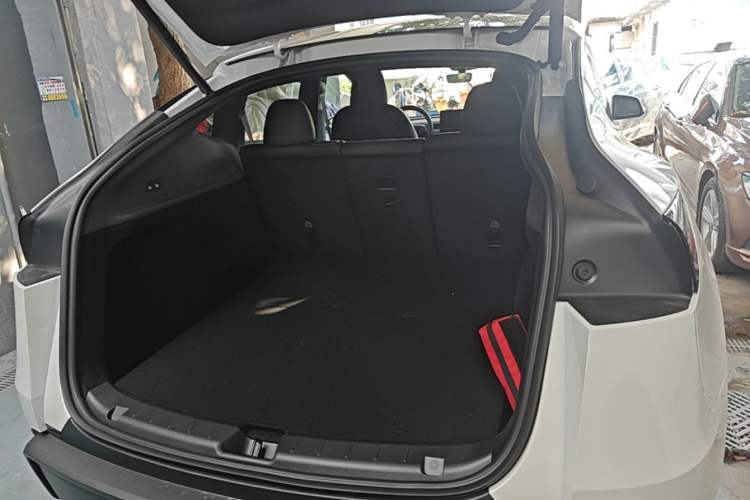 Used Tesla Model Y 2026 Rear-Drive Model Trunk